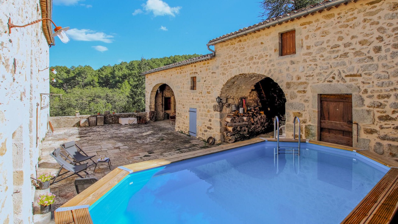 Photo of Outdoor in Banne