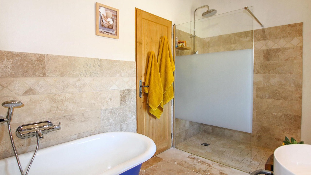 Photo of Bathroom in Banne