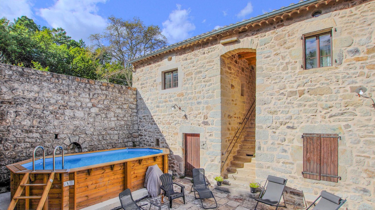 Photo of Outdoor in Banne