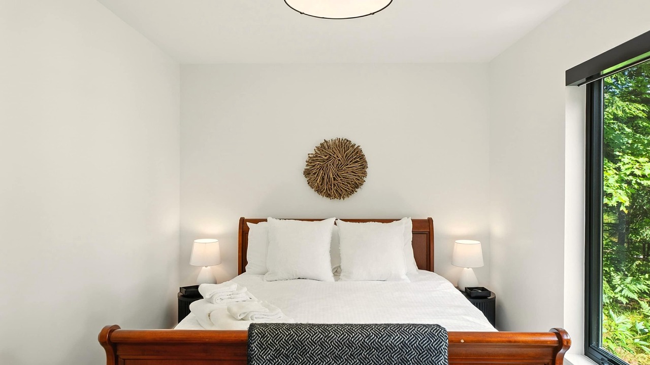 Photo of Bedroom in Baysville