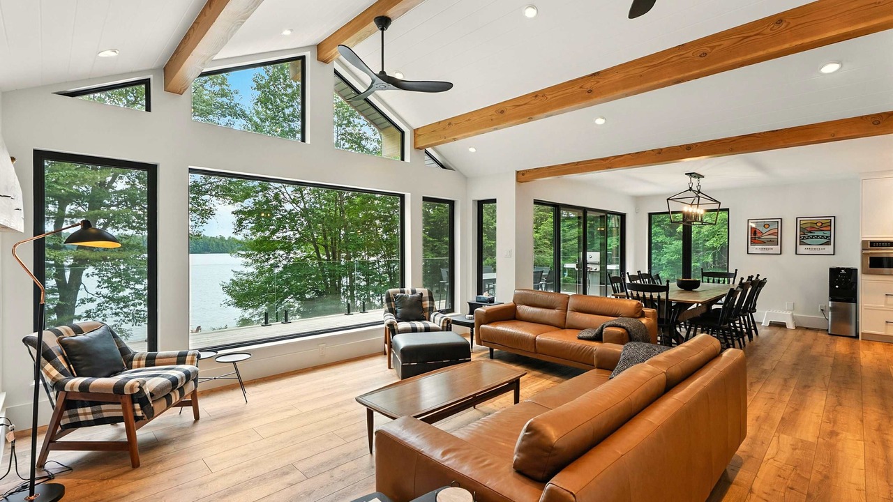 Photo of Livingroom in Baysville