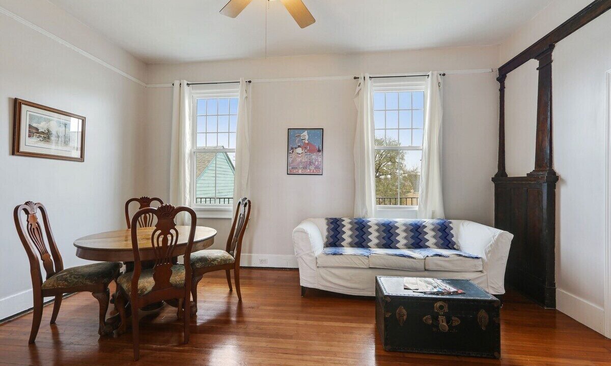 Photo of Livingroom in Freret
