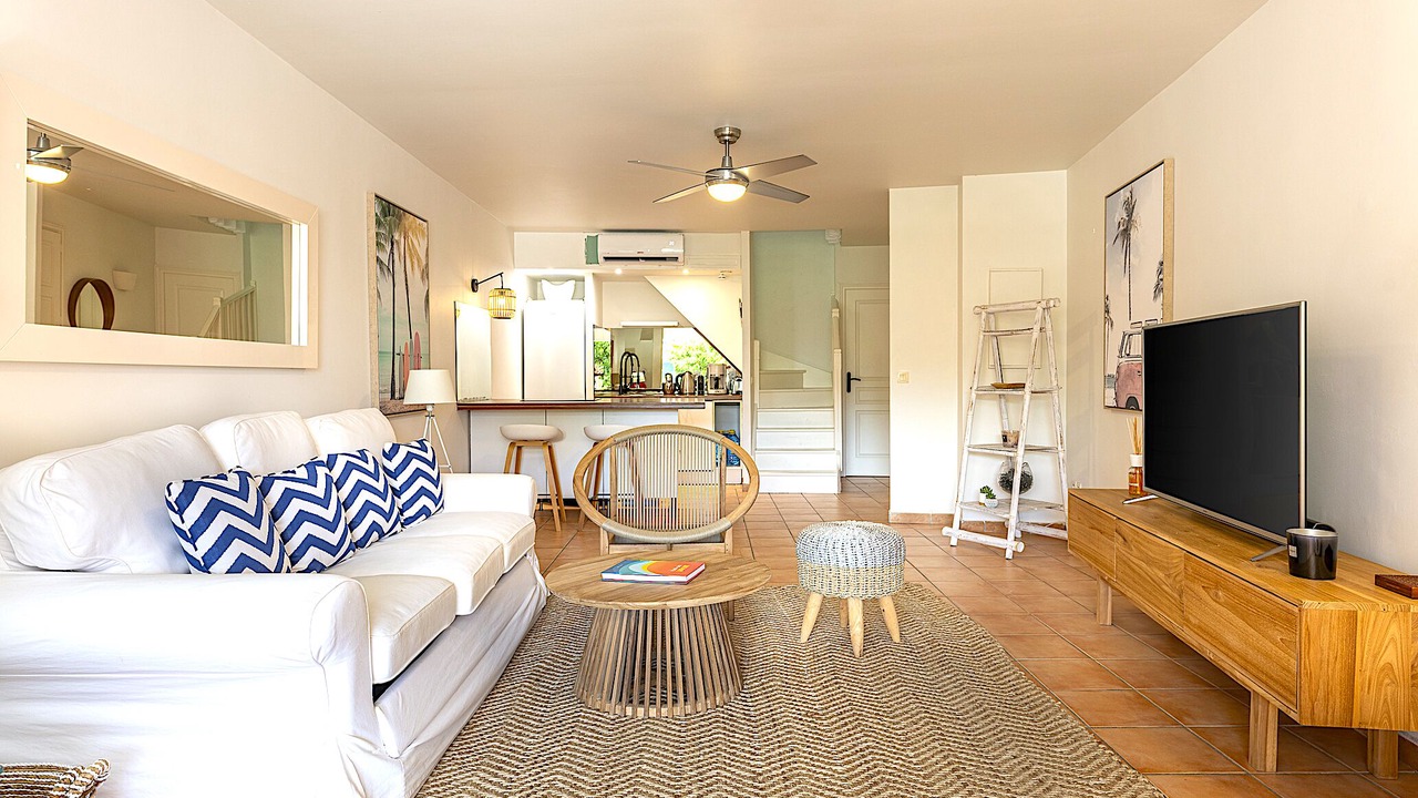 Photo of Livingroom in Orient Bay