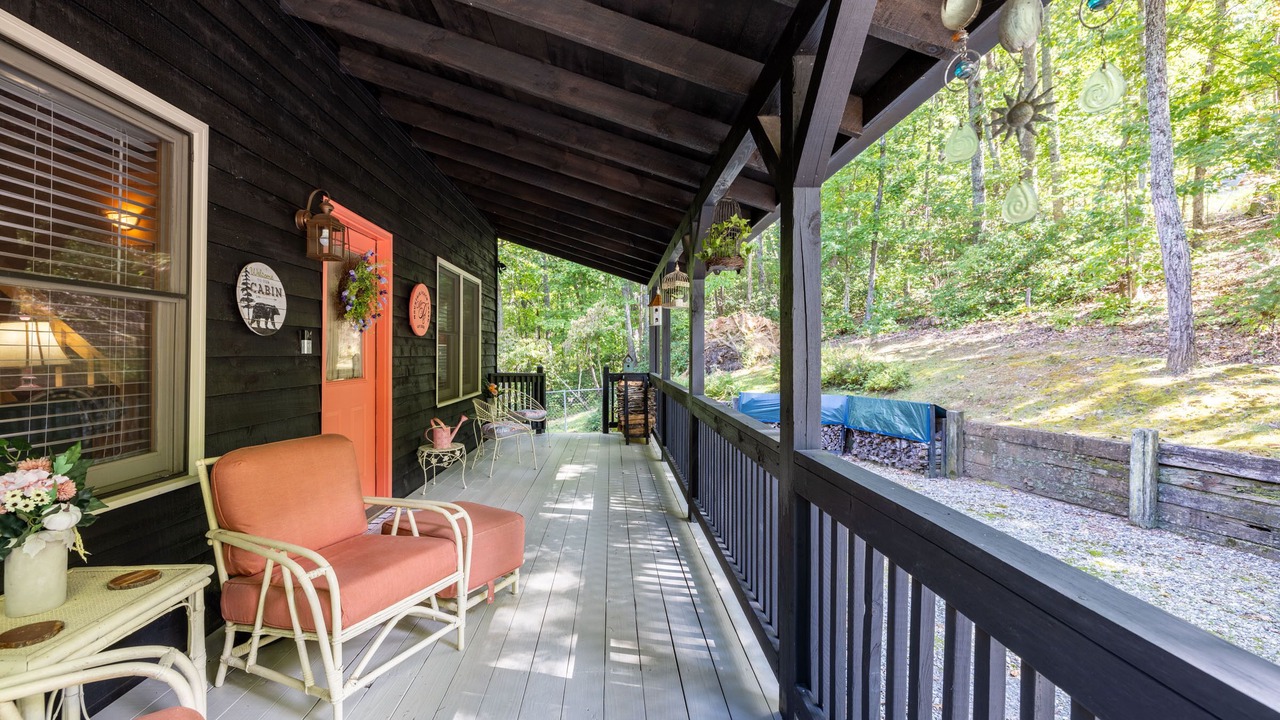 Photo of Patio Balcony in Clarkesville