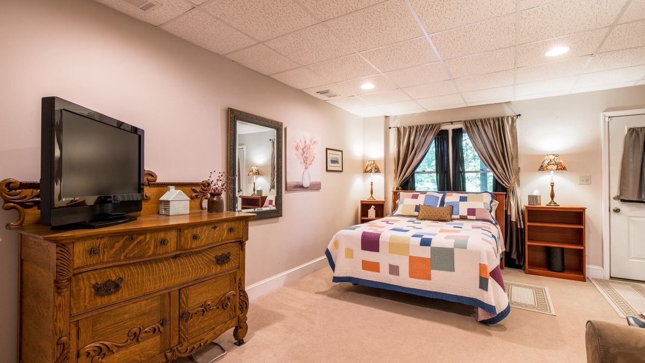 Photo of Bedroom in Clarkesville