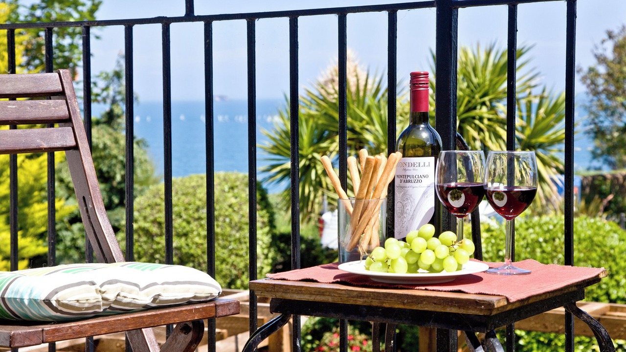 Photo of Patio Balcony in Roundham