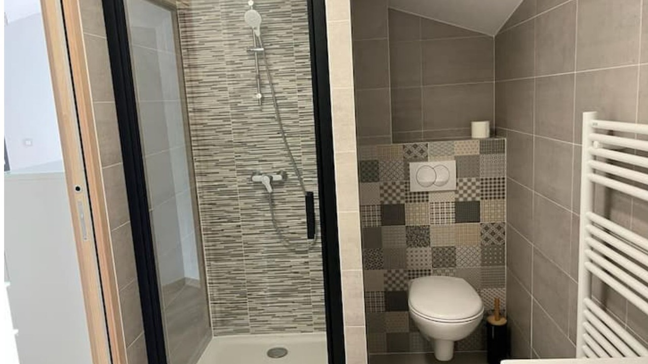 Photo of Bathroom in Genas