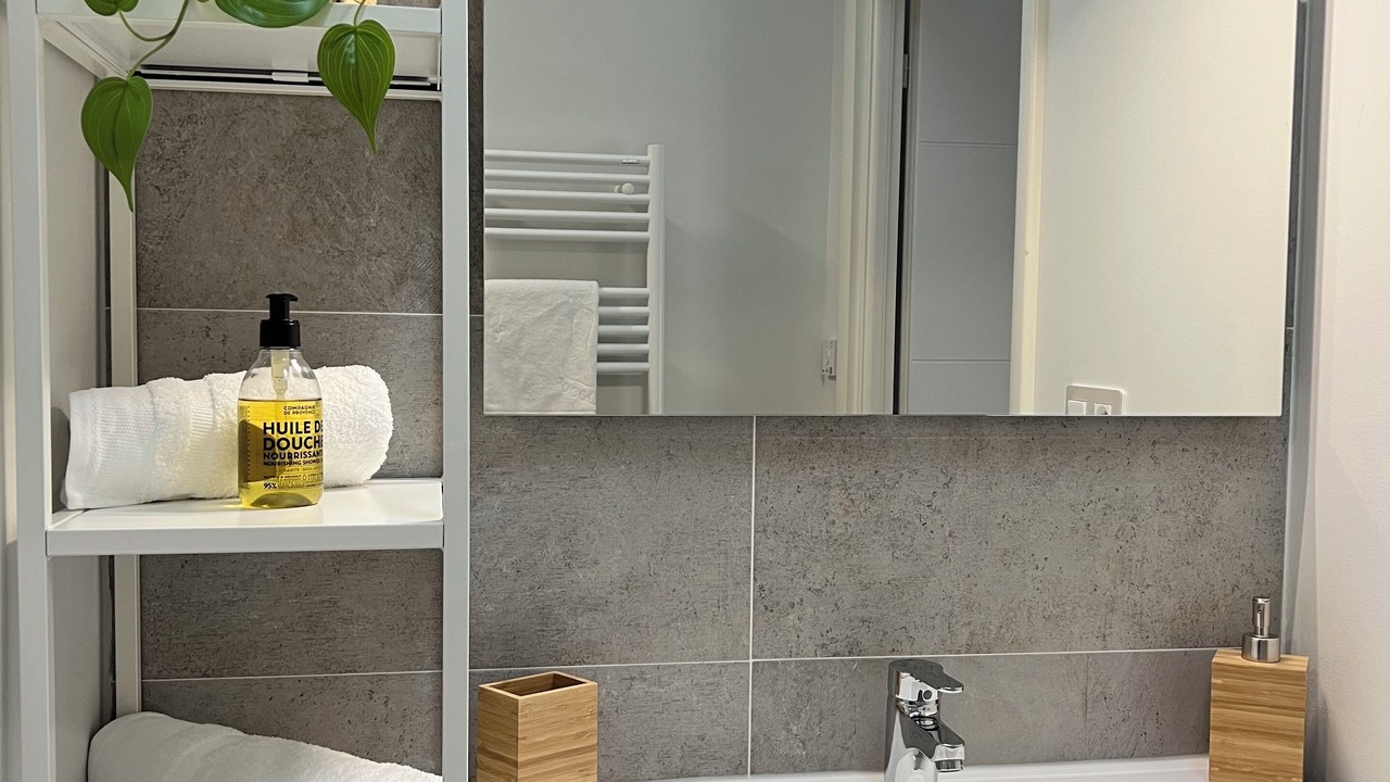 Photo of Bathroom in Genas