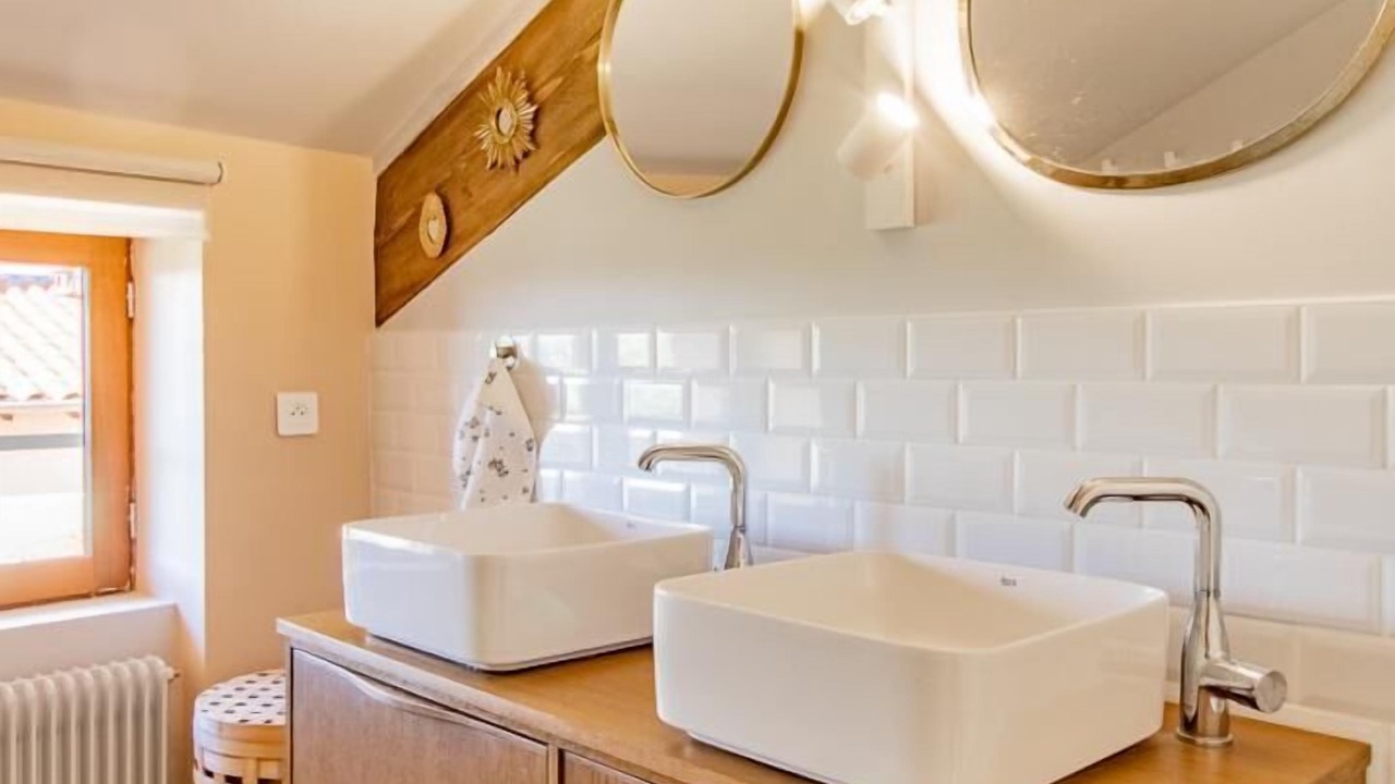 Photo of Bathroom in Chapaize