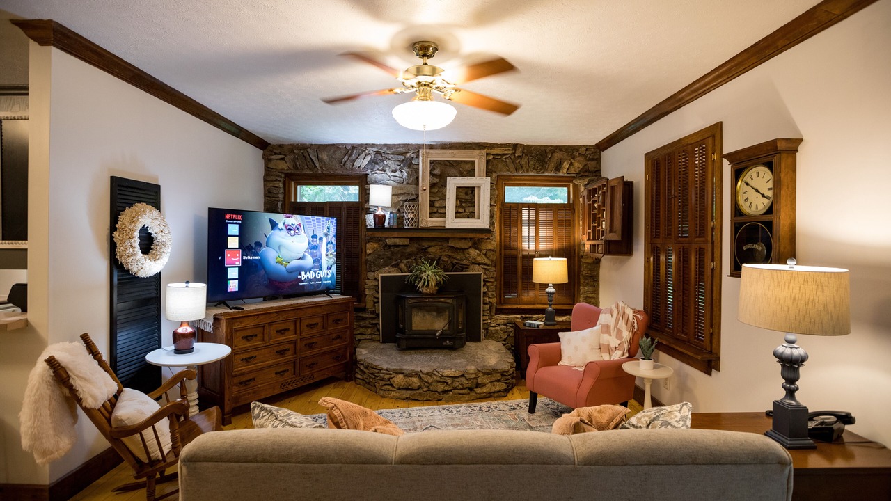 Photo of Livingroom in Halfway