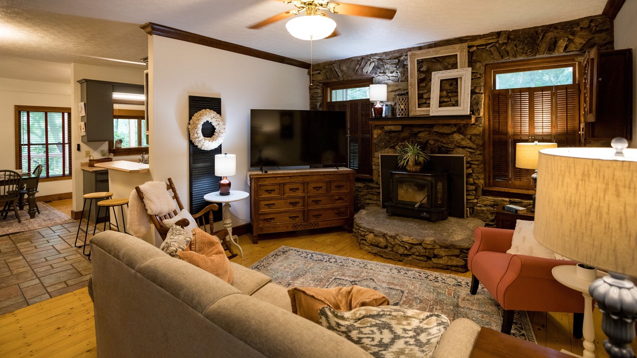 Photo of Livingroom in Halfway