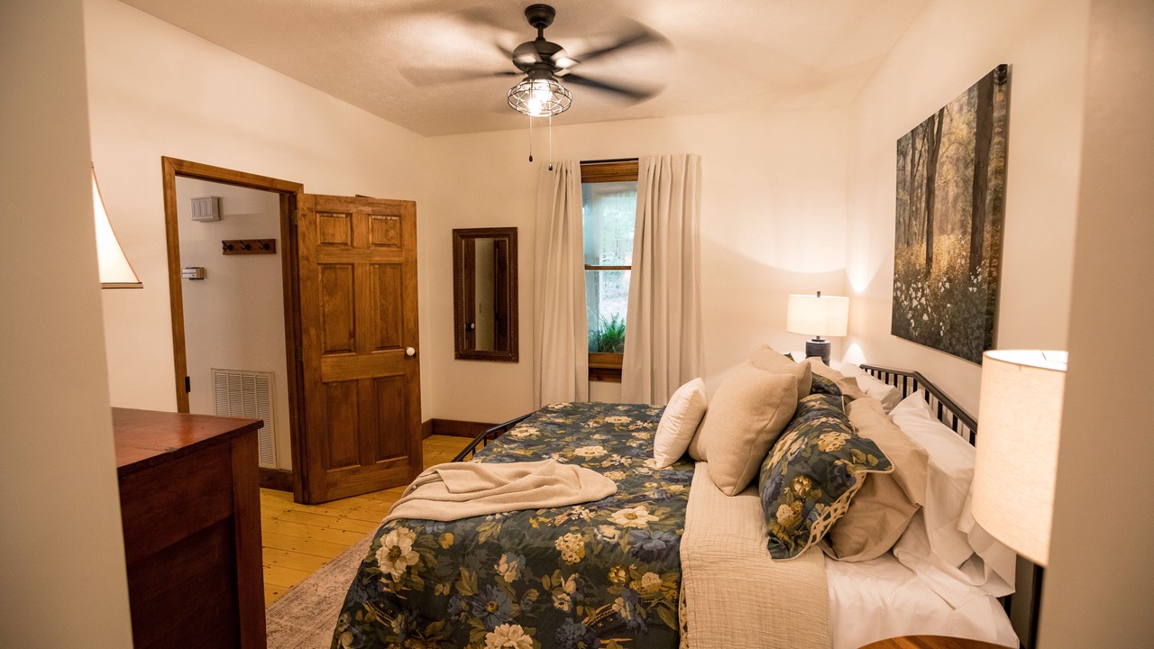 Photo of Bedroom in Halfway