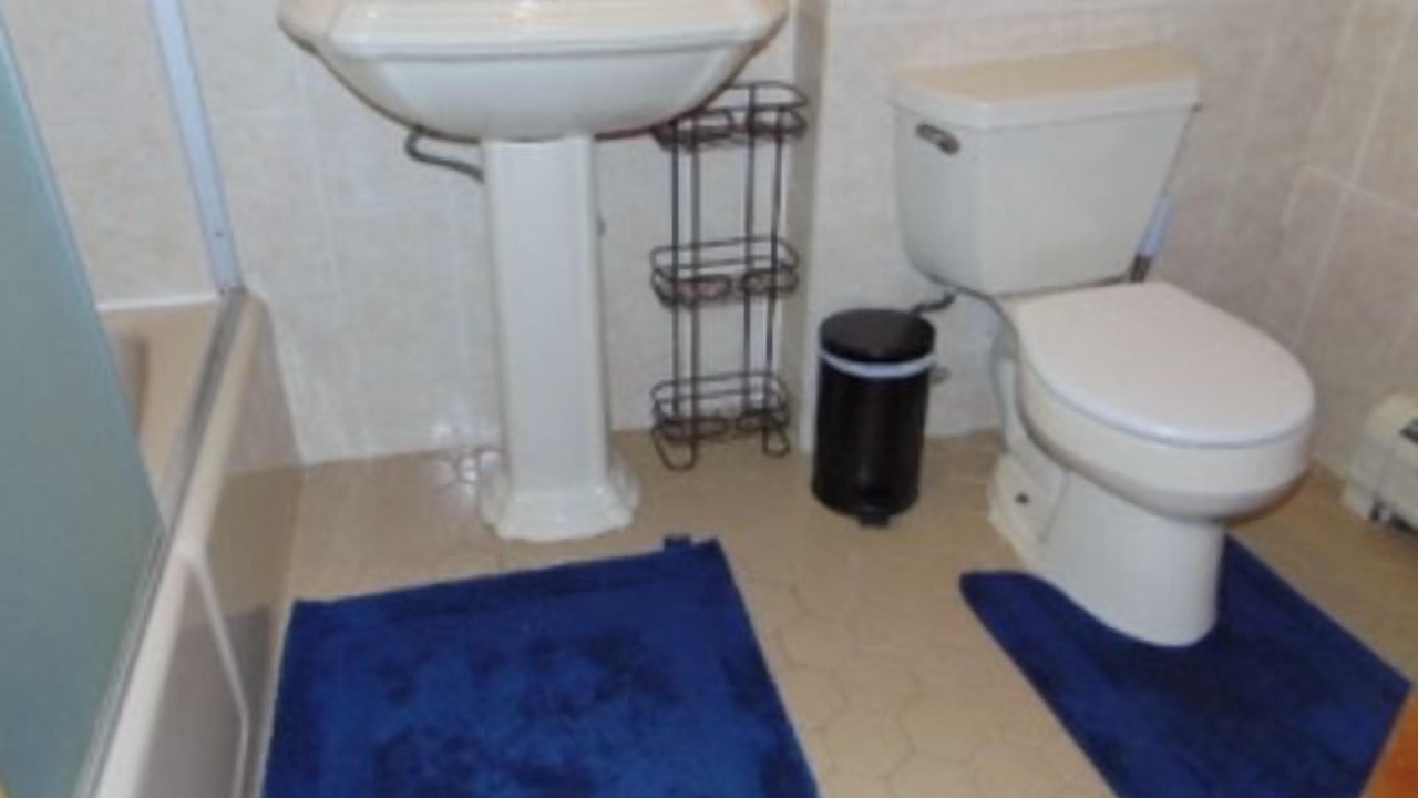 Photo of Bathroom in Union City