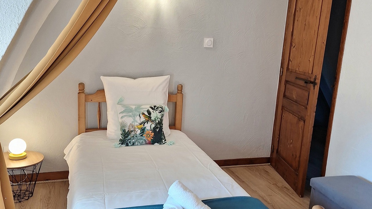 Photo of Bedroom in Saint-Georges-de-Levejac
