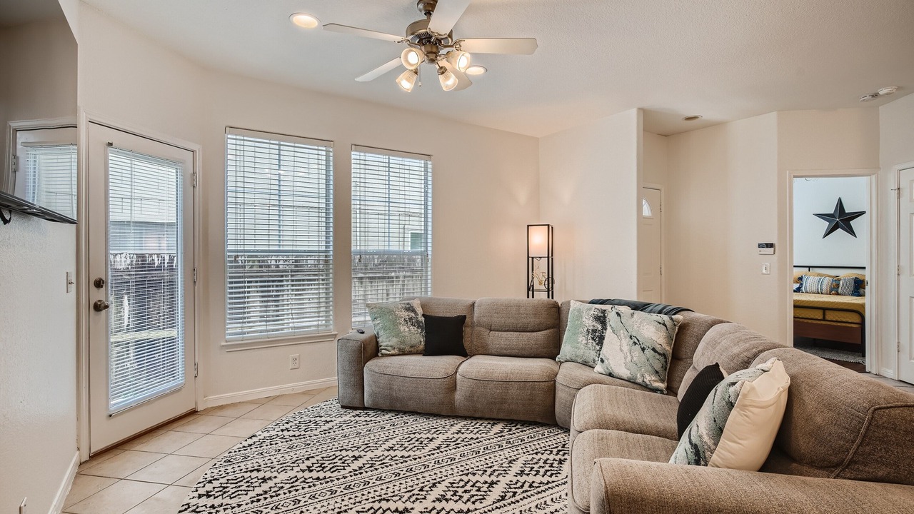 Photo of Livingroom in North Loop