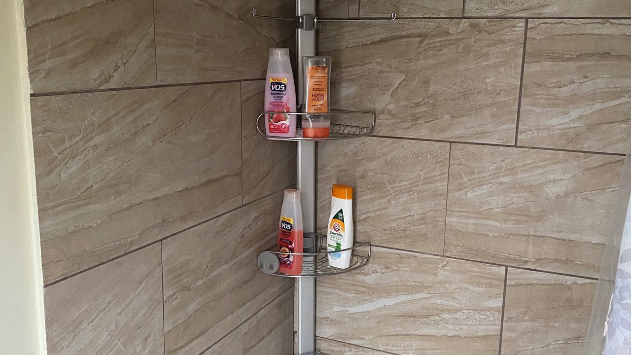 Photo of Bathroom in Red House