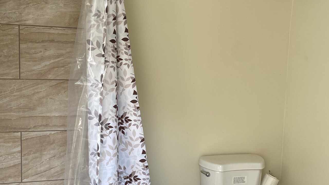 Photo of Bathroom in Red House