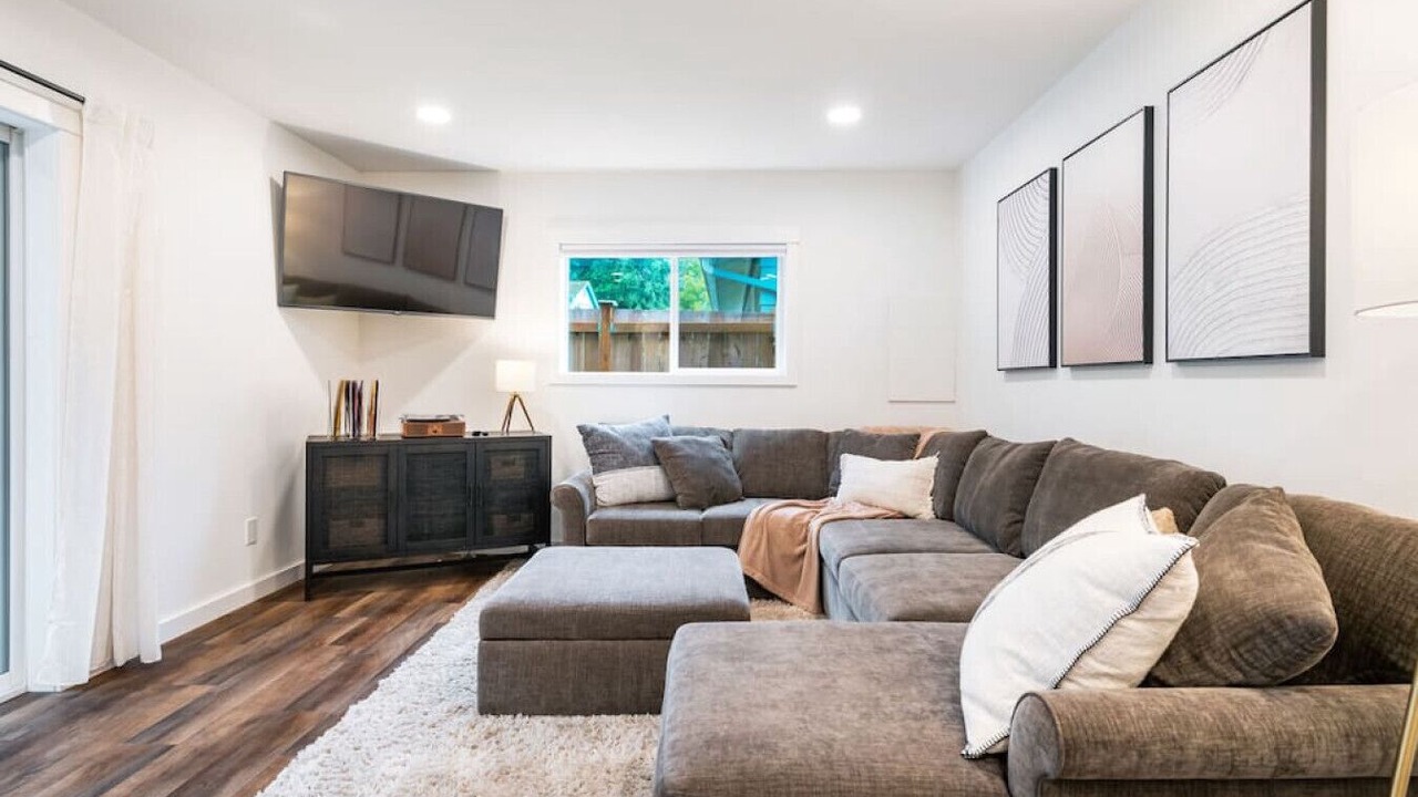 Photo of Livingroom in Inglewood-Finn Hill