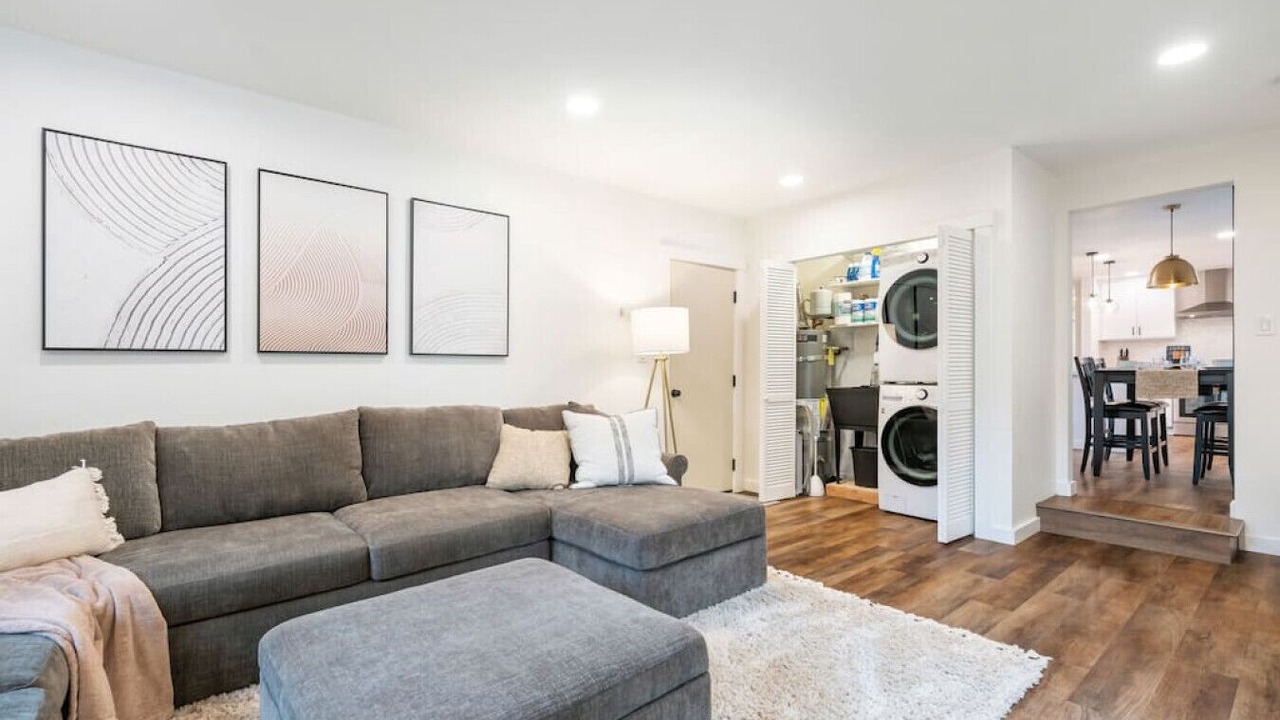 Photo of Livingroom in Inglewood-Finn Hill