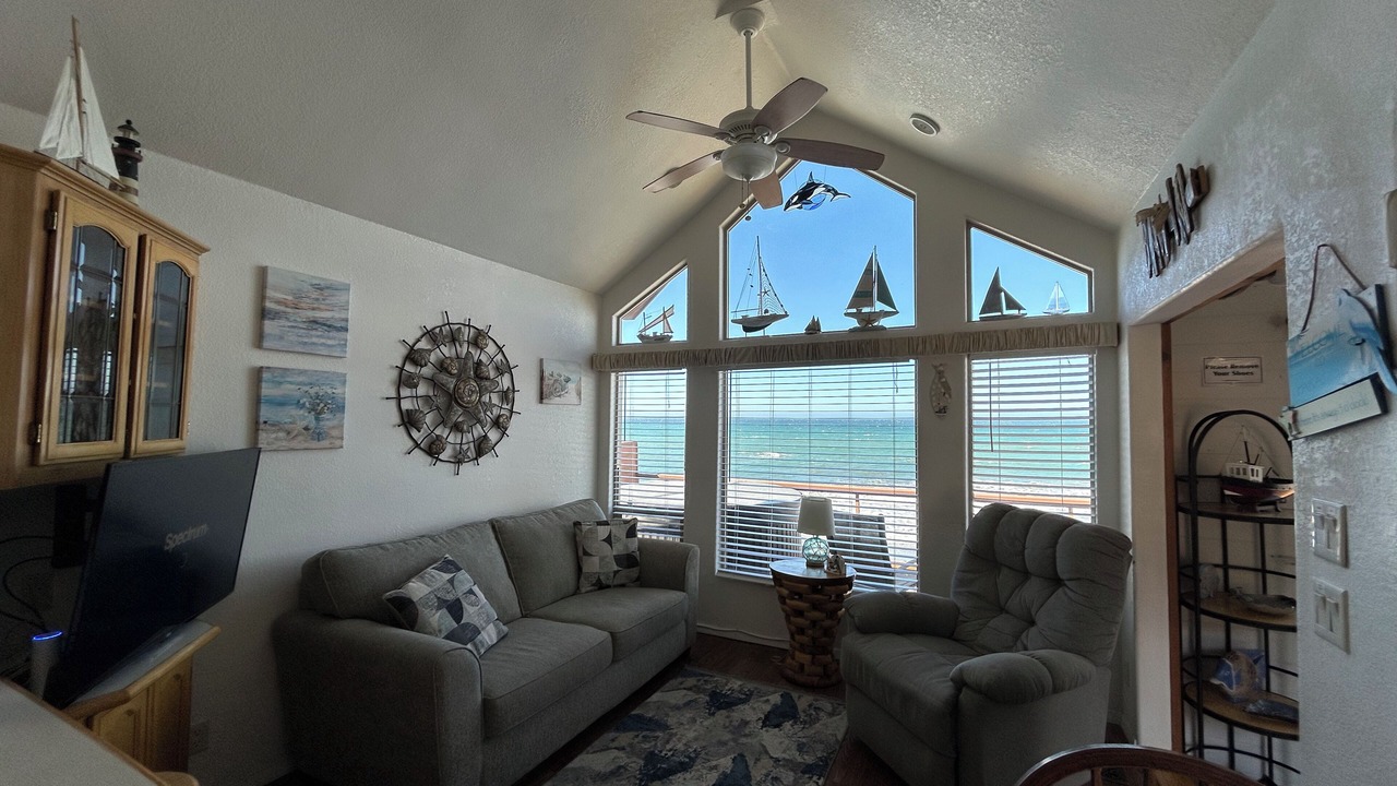 Photo of Livingroom in Smith River