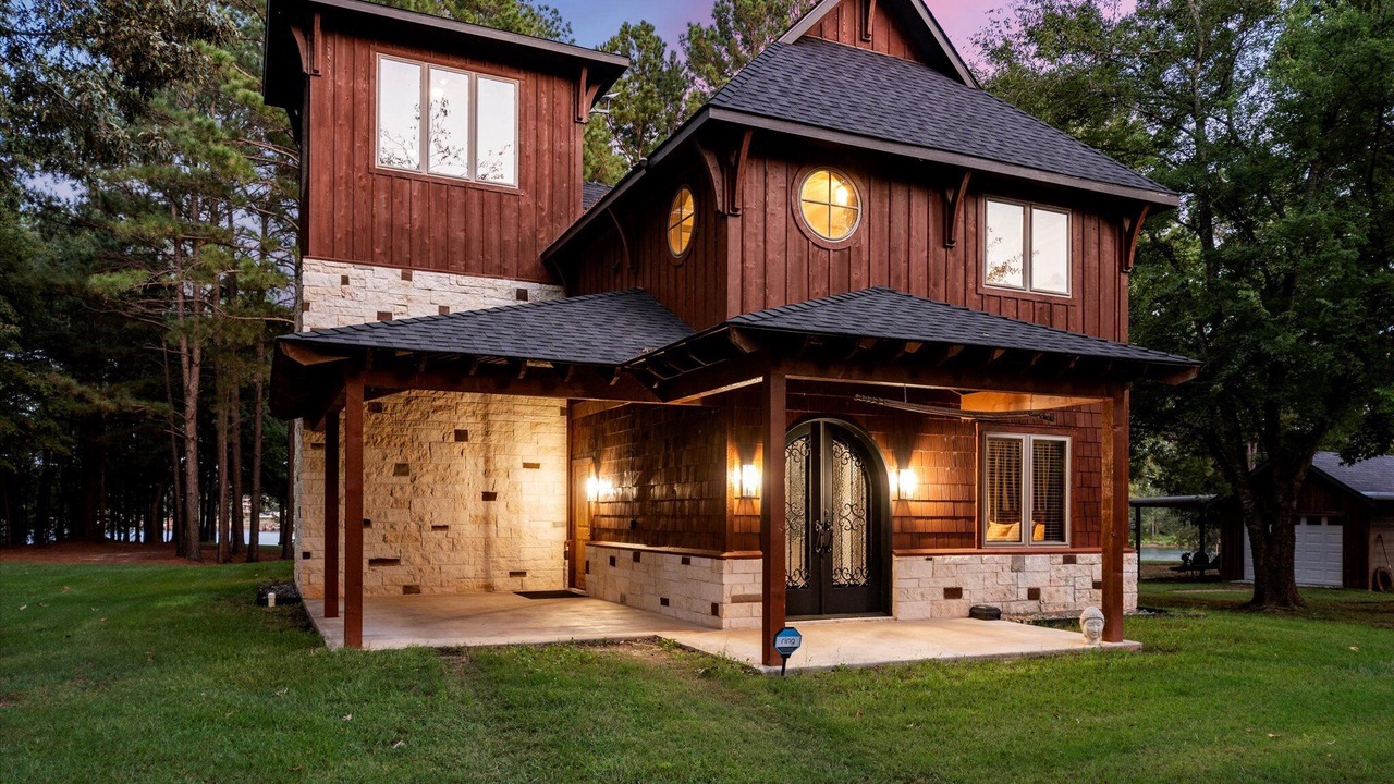 Photo of Outdoor in Dogwood