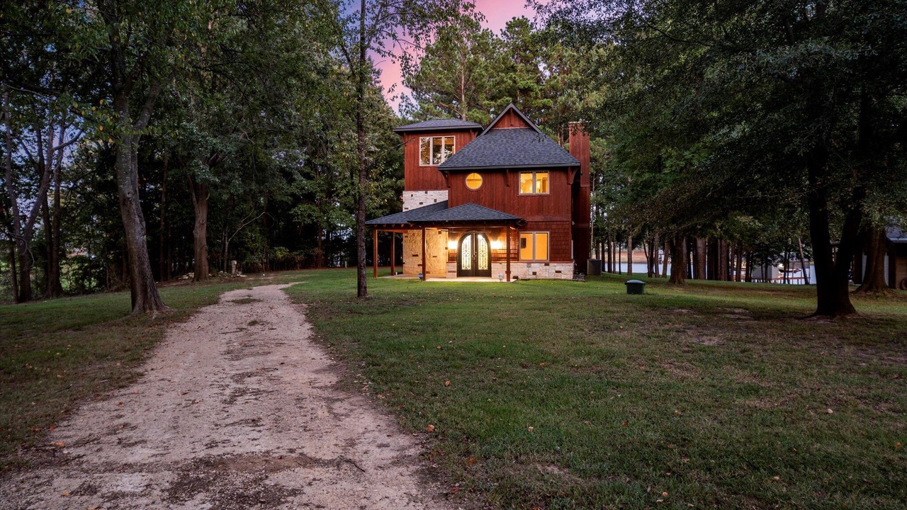 Photo of Outdoor in Dogwood