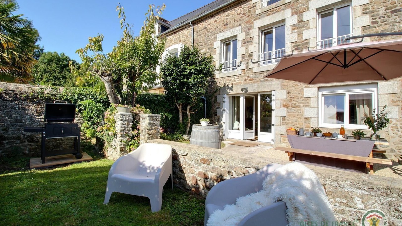 Photo of Patio Balcony in Plouer-sur-Rance