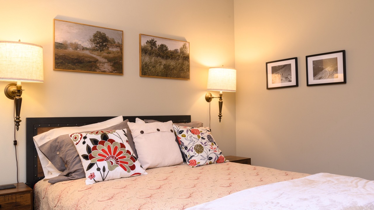 Photo of Bedroom in Newberg