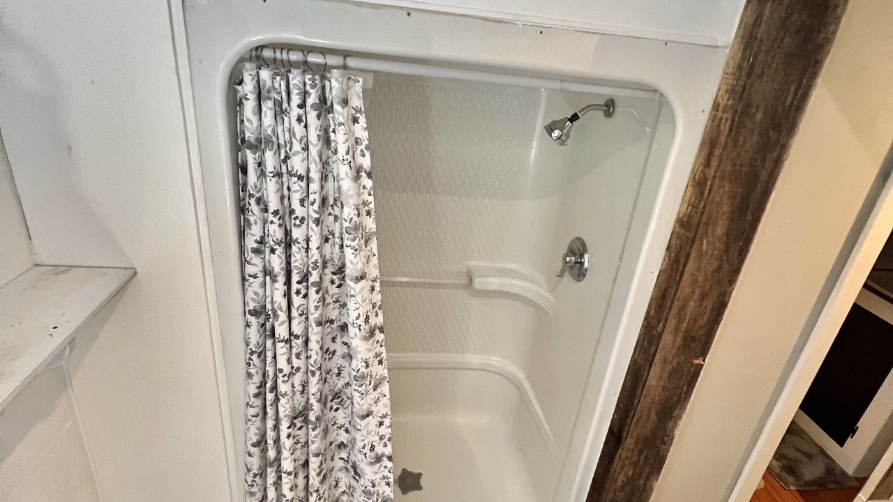 Photo of Bathroom in Peaks