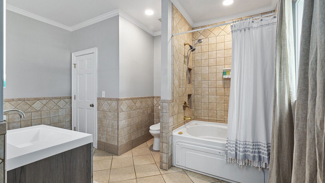 Photo of Bathroom in Chattahoochee Hills