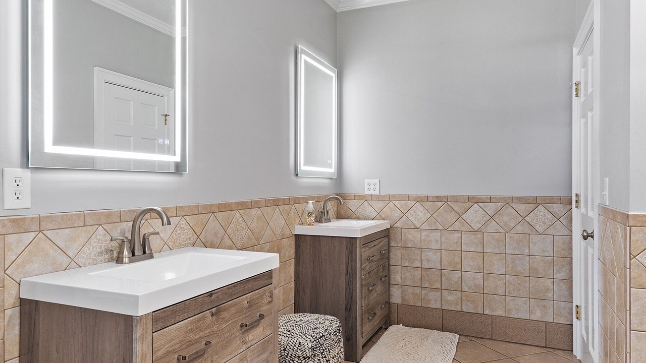 Photo of Bathroom in Chattahoochee Hills