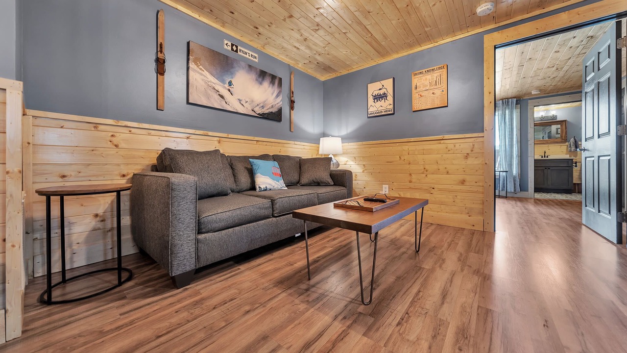 Photo of Livingroom in Caton
