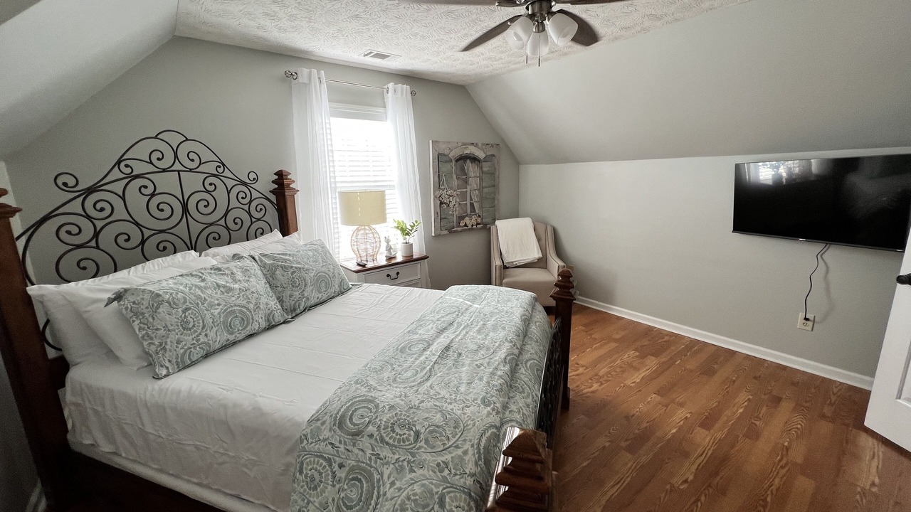 Photo of Bedroom in Flowery Branch