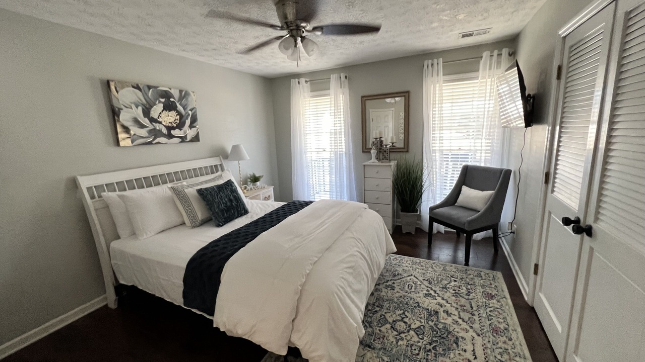 Photo of Bedroom in Flowery Branch
