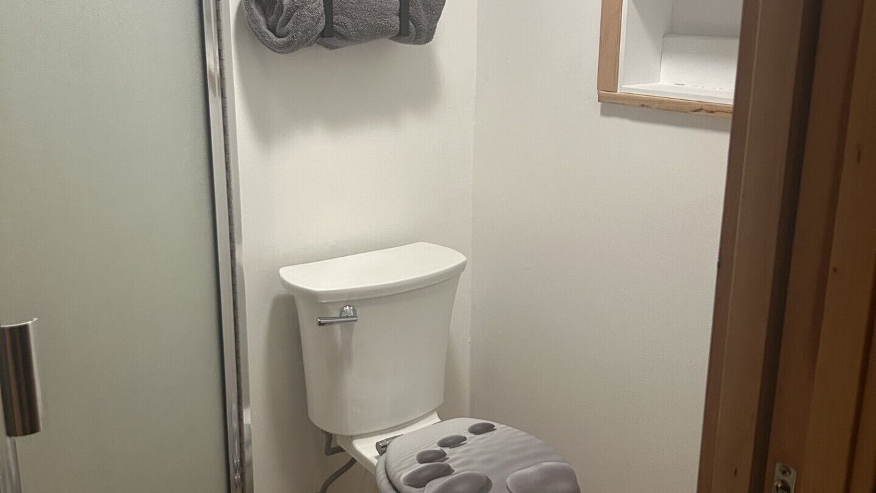 Photo of Bathroom in Loon Lake