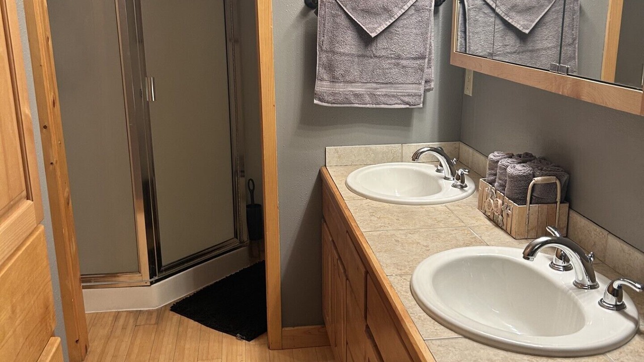 Photo of Bathroom in Loon Lake