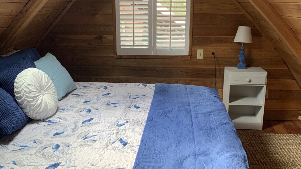 Photo of Bedroom in Loon Lake