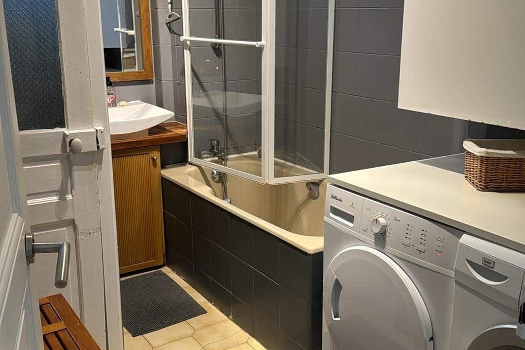 Photo of Bathroom in Chaville