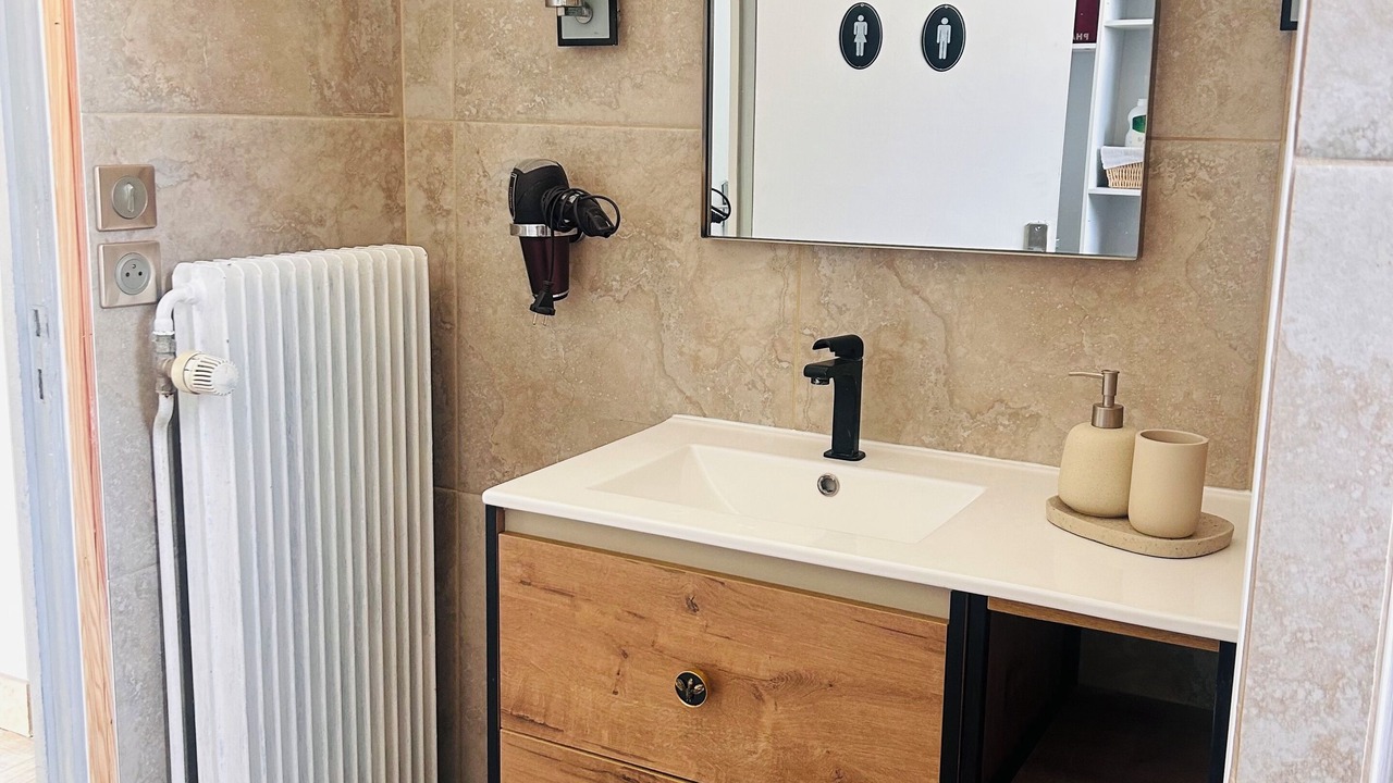 Photo of Bathroom in Saint-Pierre-des-Corps