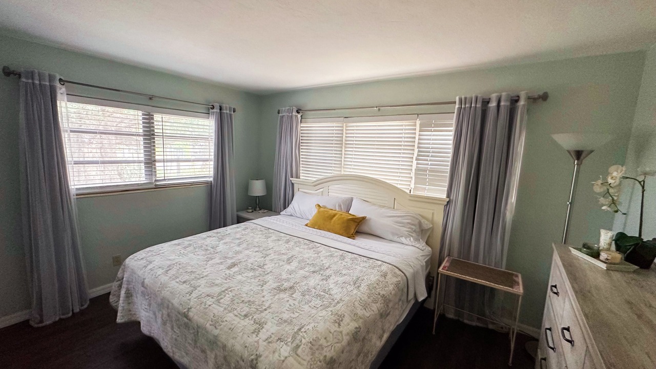 Photo of Bedroom in Bellevue Terrace