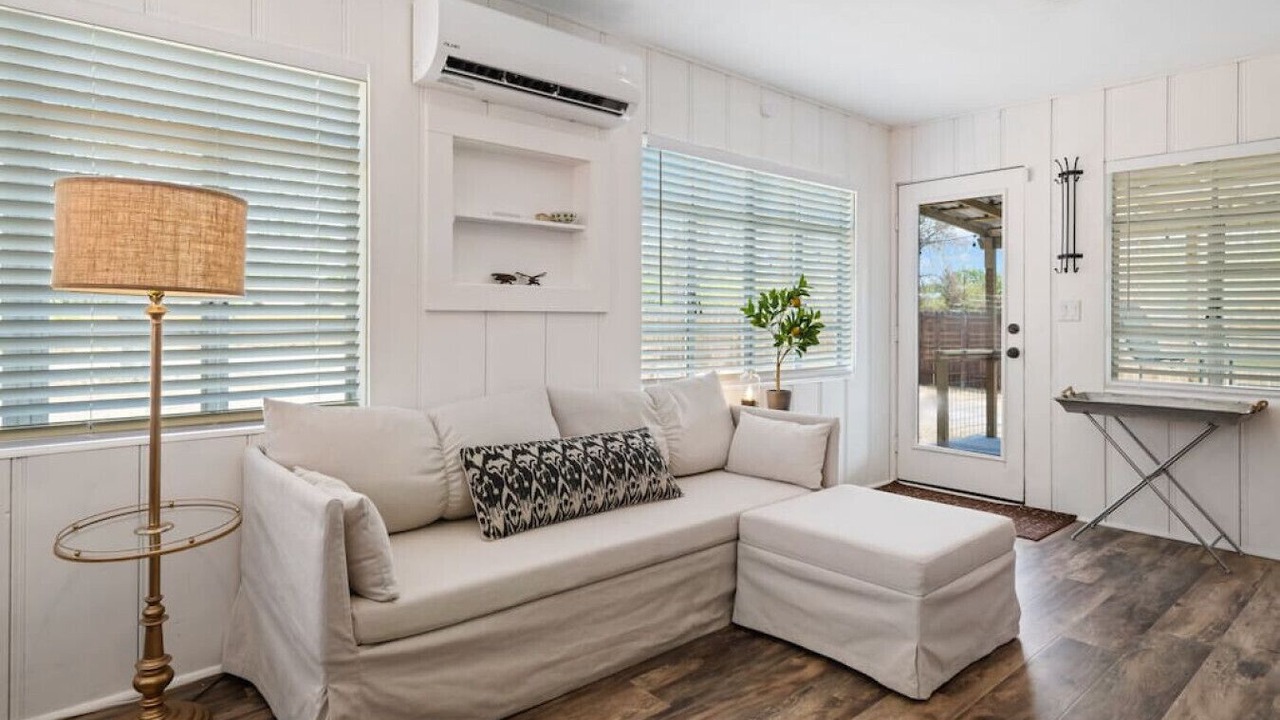 Photo of Livingroom in Center Point
