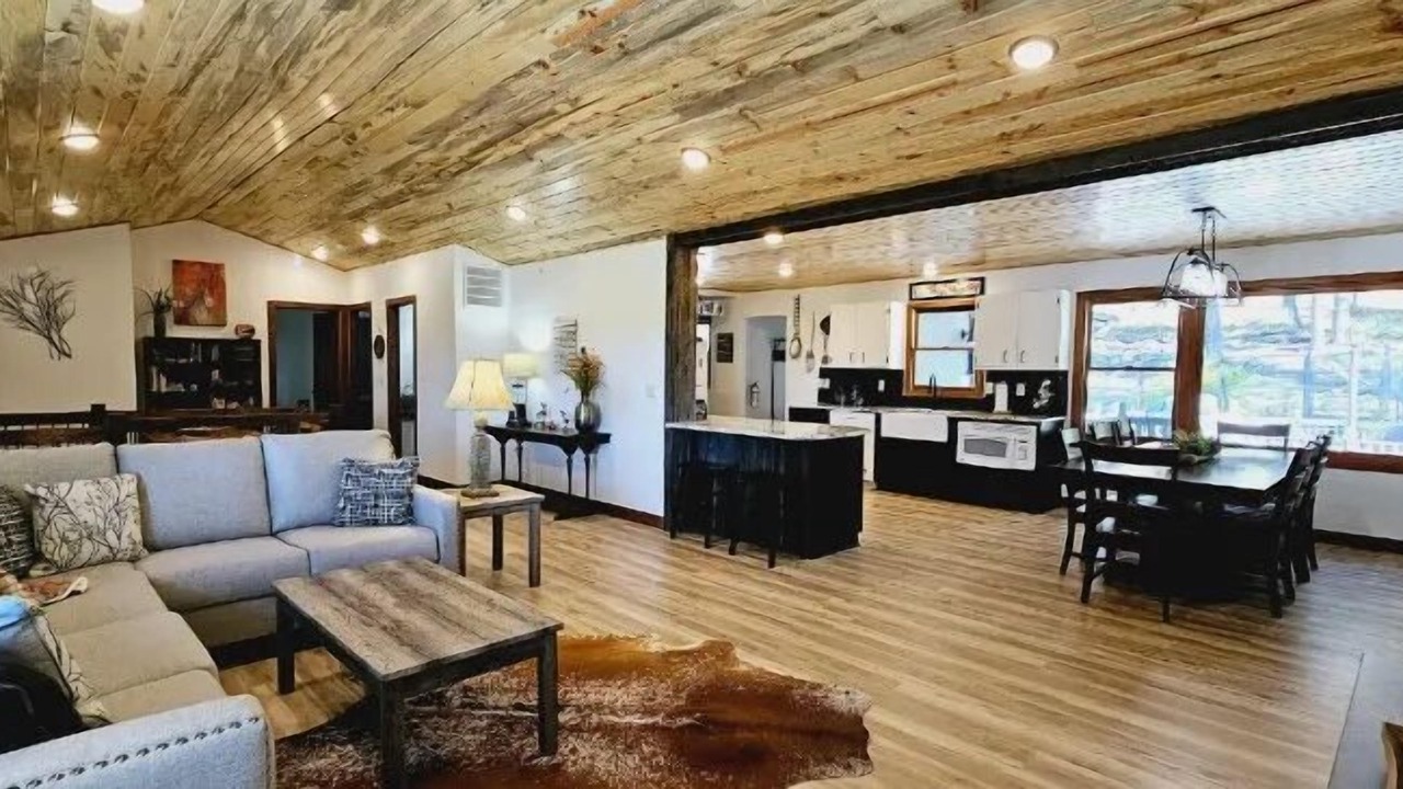 Photo of Livingroom in Custer