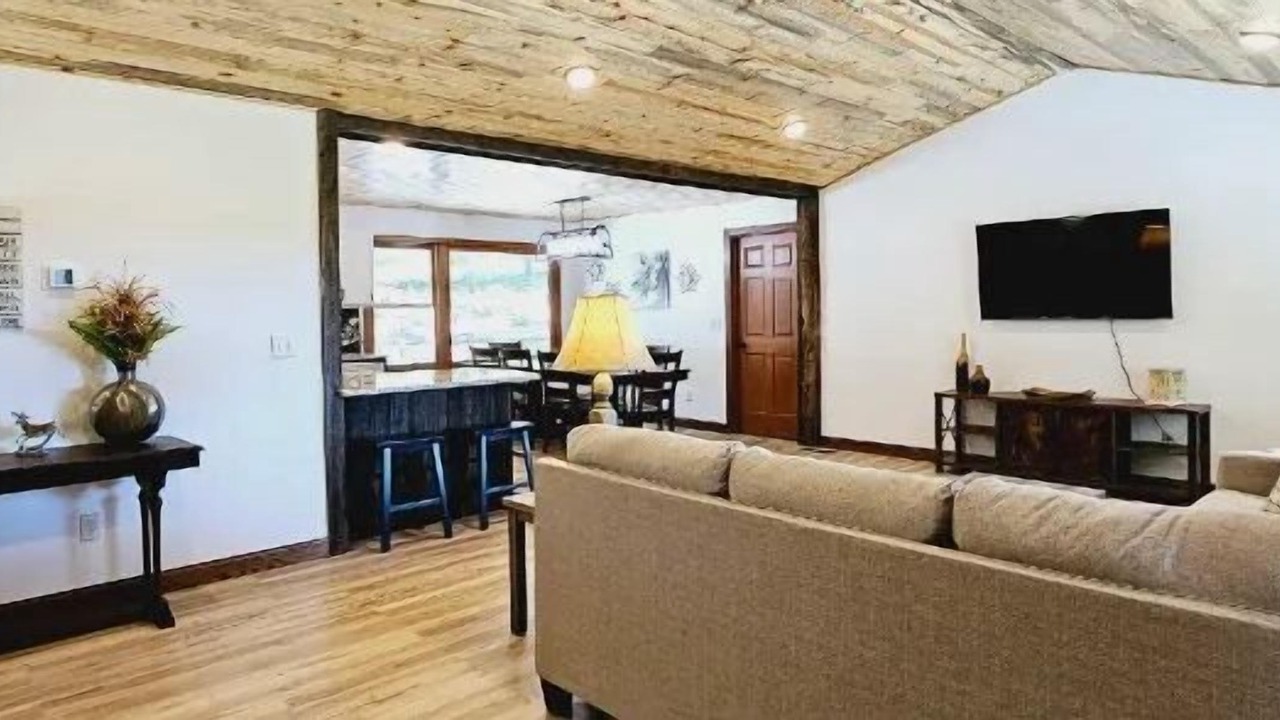 Photo of Livingroom in Custer