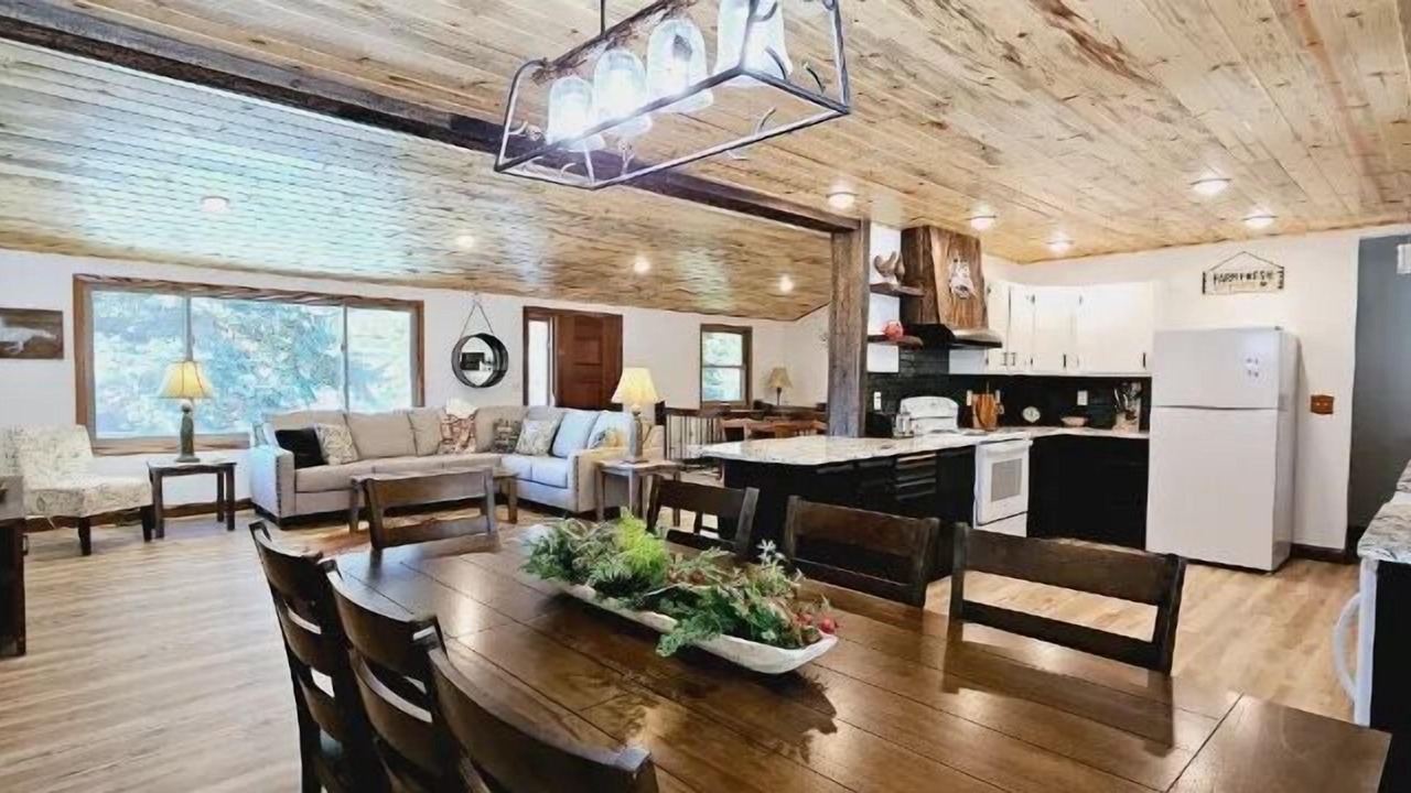 Photo of Livingroom in Custer