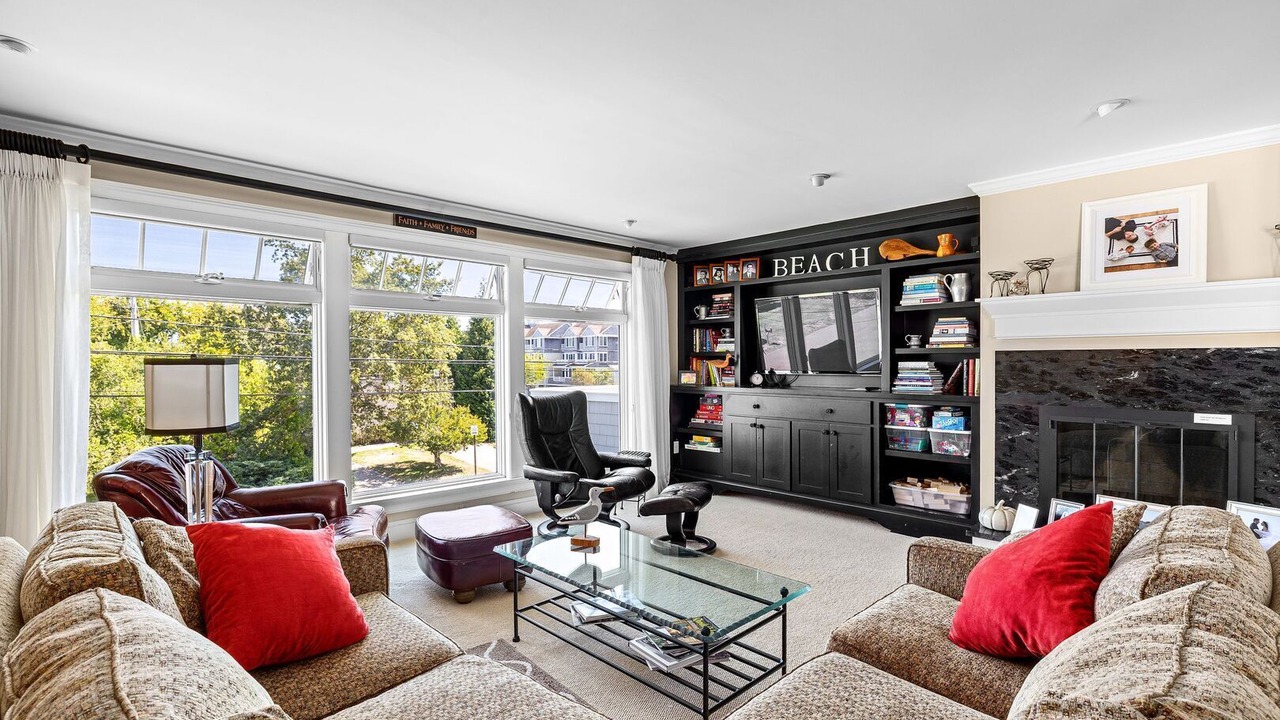 Photo of Livingroom in Narragansett Pier