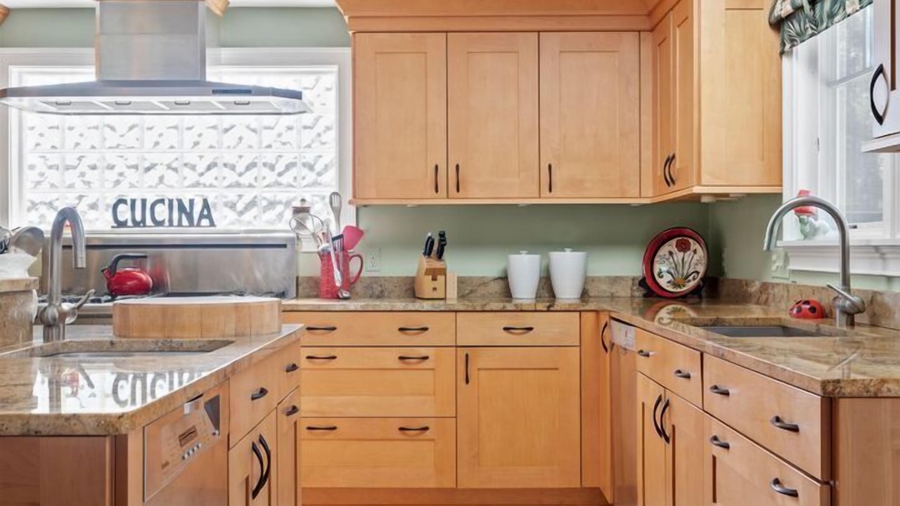 Photo of Kitchen in Narragansett Pier