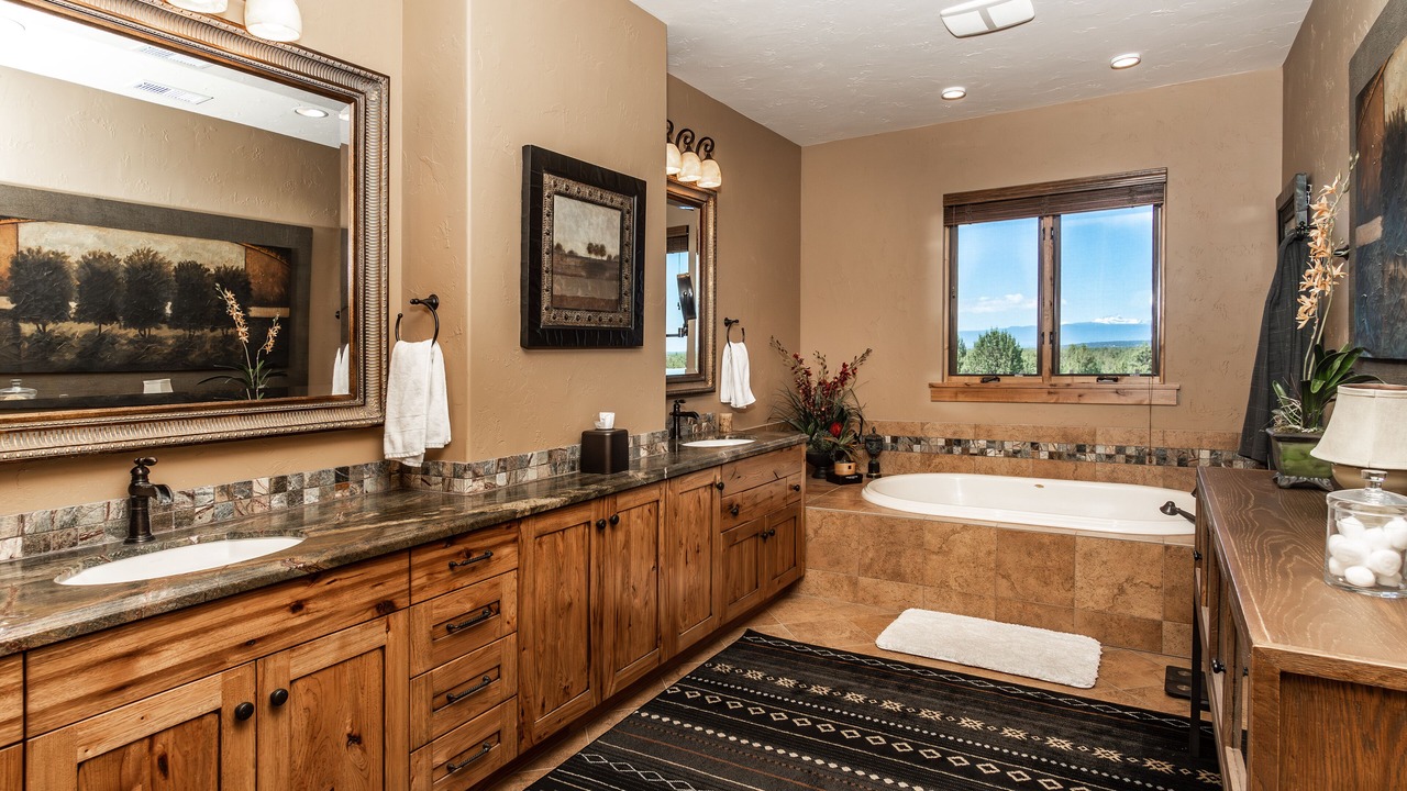 Photo of Bathroom in Pronghorn