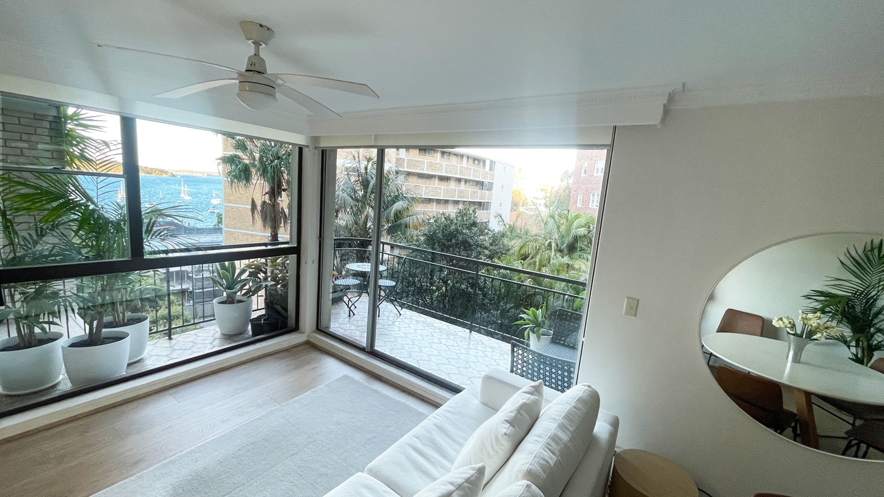 Photo of Livingroom in Elizabeth Bay