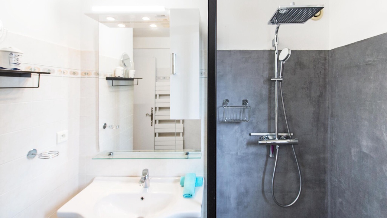 Photo of Bathroom in Flayosc