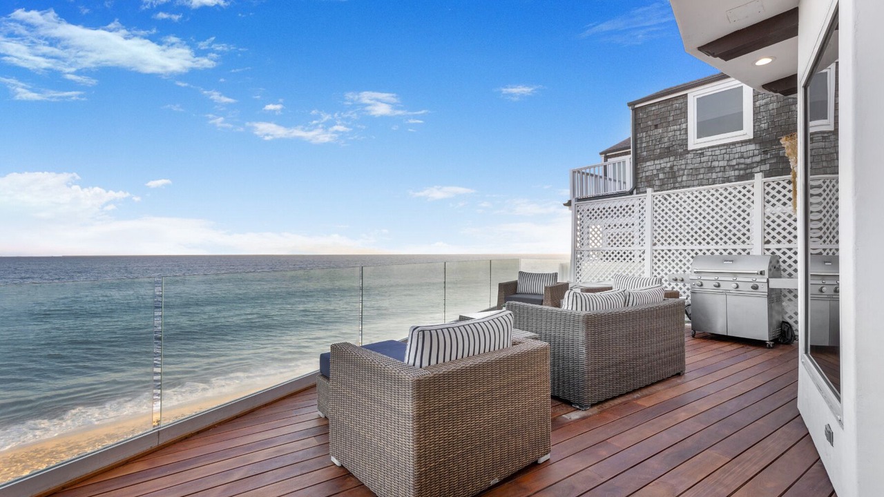 Photo of Patio Balcony in Central Malibu